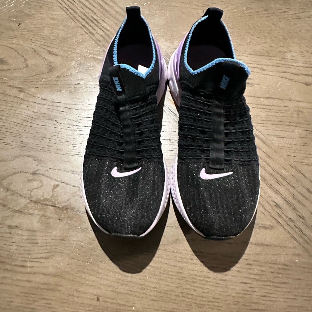 Nike - Picture 5 of 5